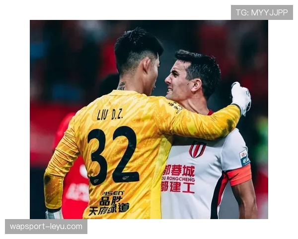 颜骏凌神勇发挥稳守国门，助国足力克强敌赢得关键胜利