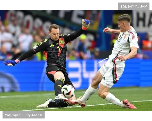 诺伊尔出击成功率显著提升，状态回暖成球队后防定海神针