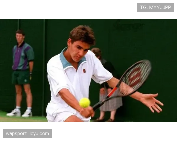 费德勒退役后每天喝三杯咖啡,穿定制西装遛狗,这日子普通人真过不来 费德勒退役后每天喝三杯咖啡,穿定制西装遛狗,这日子普通人真过不来